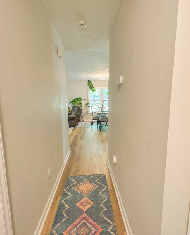 Building Photo - Coming Soon! 3 Bedroom 2 Bathroom-Dogs okay!
