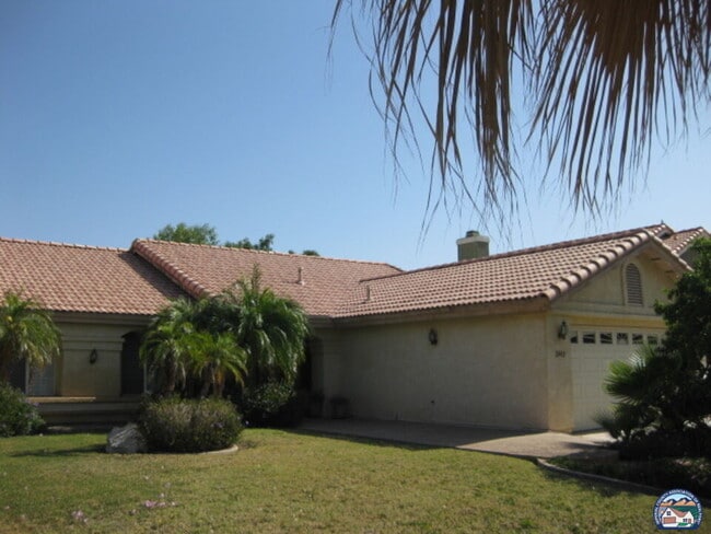 Building Photo - 2442 Vine St