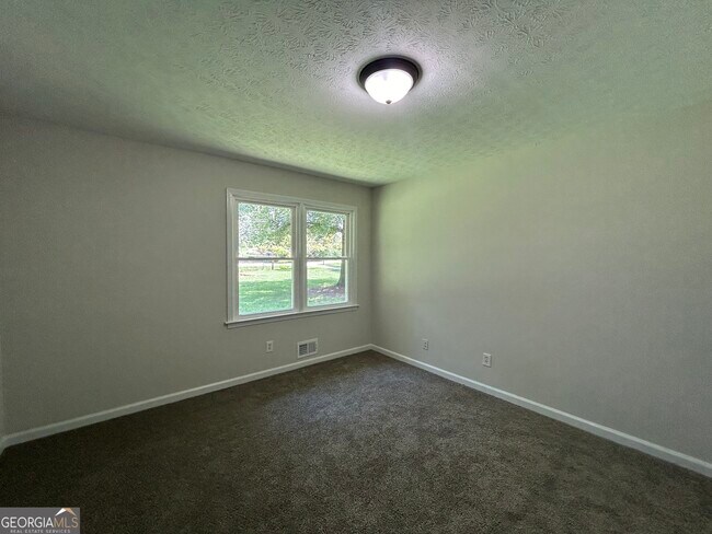 Building Photo - 488 Dogwood Trail