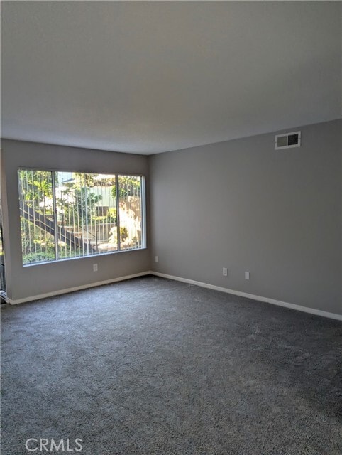 Building Photo - 17031 Pinehurst Ln