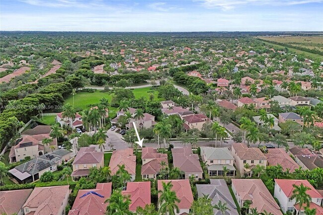 Building Photo - 1725 Winterberry Ln