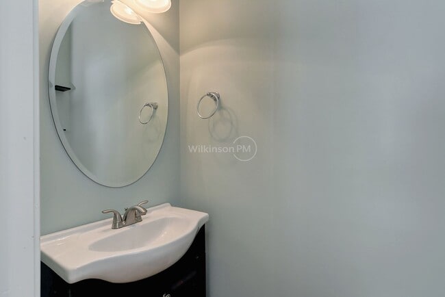 Building Photo - Big & Nice 3Br/2.5Bth Townhome in Steele Creek by Harris Teeter Shopping Center