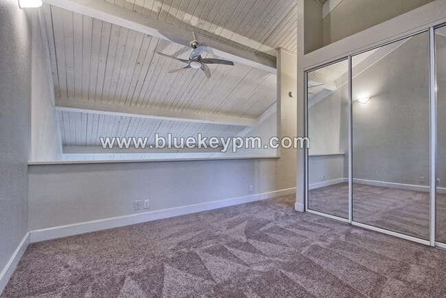 Building Photo - 2 Bed, 2 Bath Home - 1 Bed or Office and Bath on Main Floor