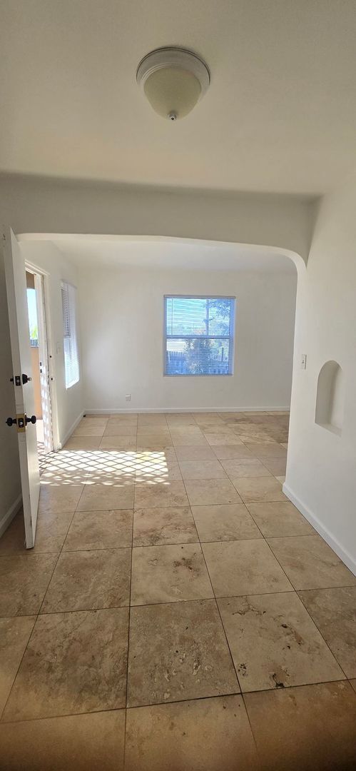 Building Photo - 6719-21 Wunderlin Ave