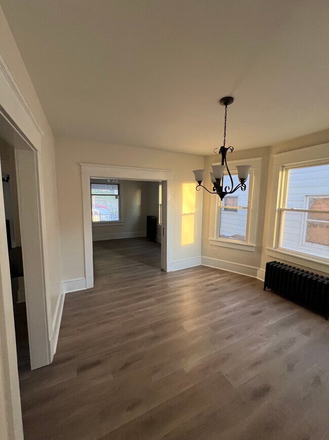 Building Photo - 815 Grove St