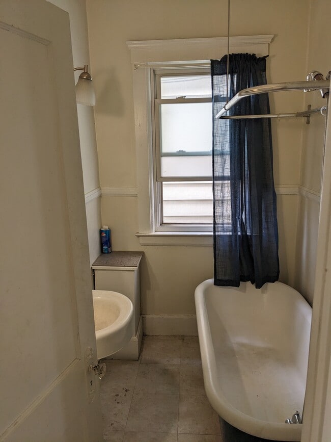 Building Photo - 2762 Casper St