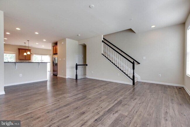 Building Photo - 1022 Linden Dr