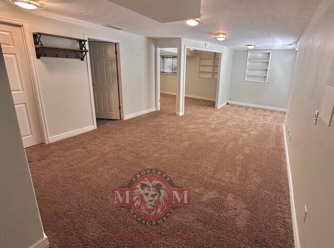 Building Photo - 4 Bed 3.5 Bath Beautiful Home In Sandy