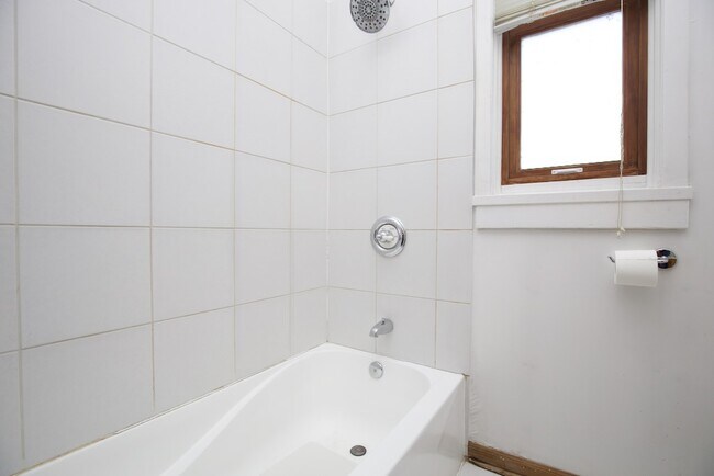 Building Photo - 1002 Beloit Ave