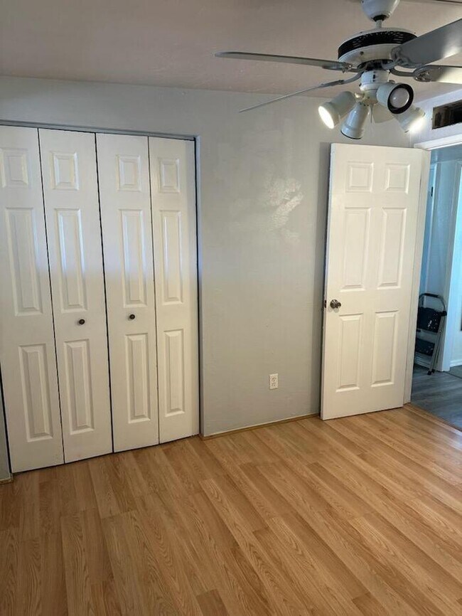Building Photo - A charming house w/ 3 beds and 1.5 bath