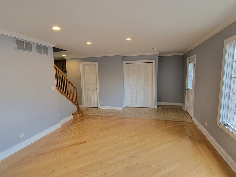 Building Photo - 2116 Rugen Rd