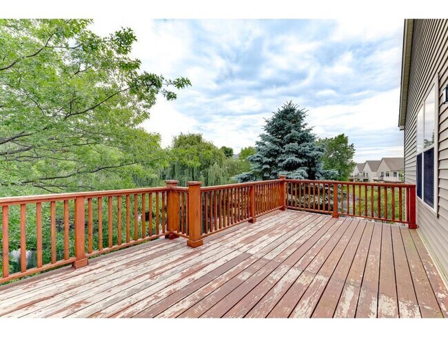 Building Photo - 2074 Clover Ct