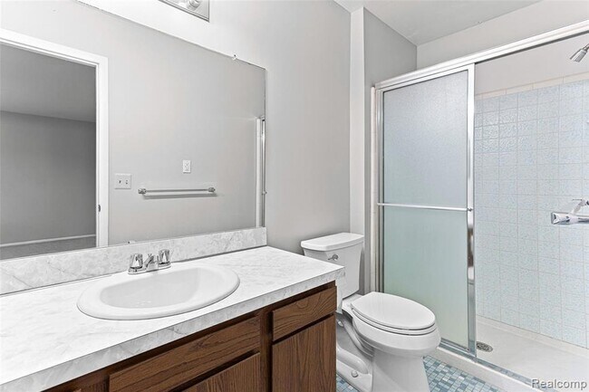 Building Photo - 3374 Burbank Dr