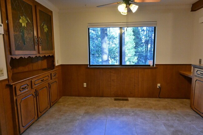 Building Photo - Large 2-bedroom home on private cul-de-sac backs up to Forebay Community Park and the Reservoir!