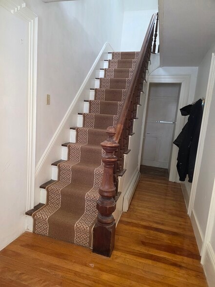 Building Photo - 21 Cleaves St