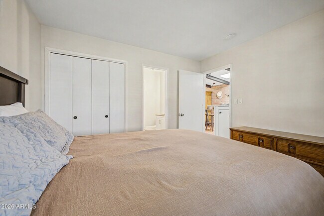 Building Photo - 3046 N 32nd St