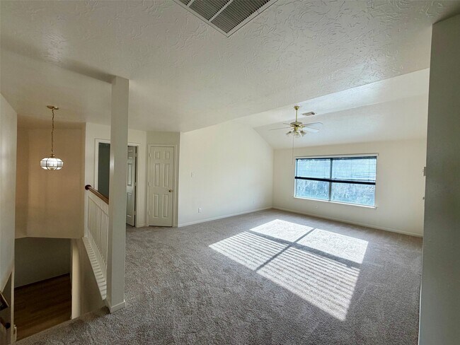 Building Photo - 2317 Orleans Ln
