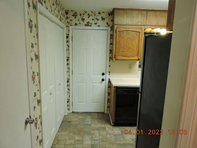 Building Photo - Great Condo Close to Southgates of  LSU