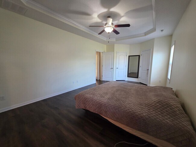 Building Photo - 702 Appling Ct