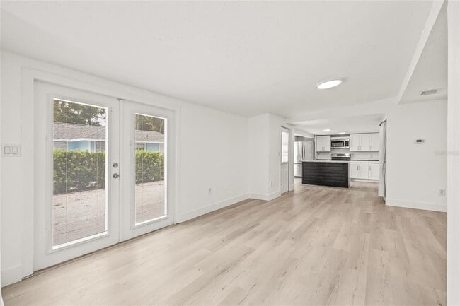 Building Photo - 2856 W Rainbow Cir