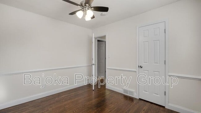 Building Photo - 2626 Windemere Rd