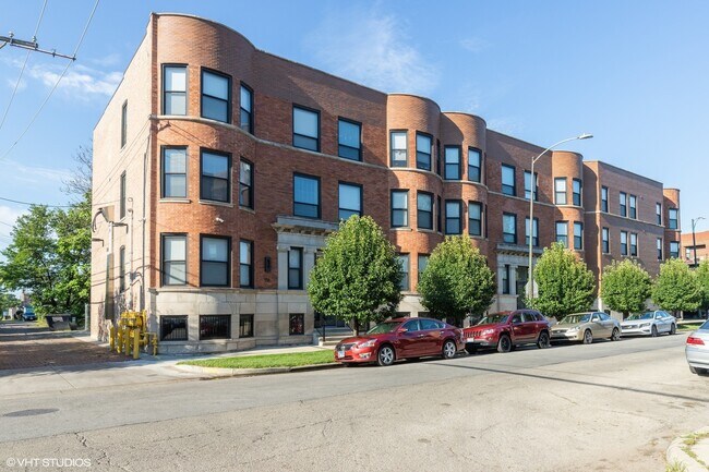 Building Photo - 120 E 57th St