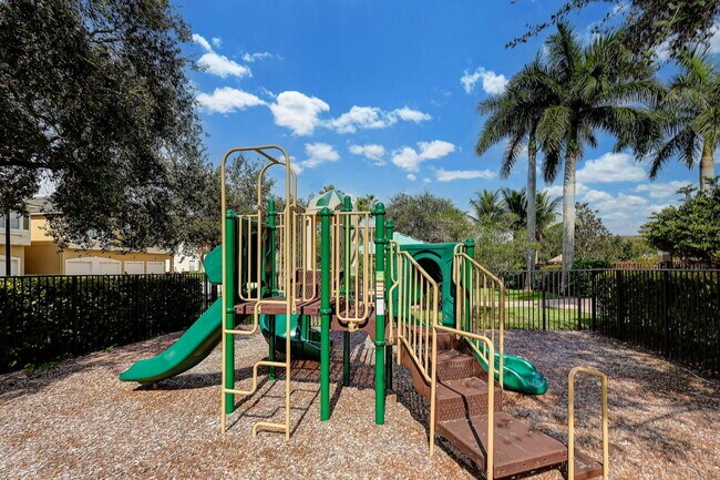 Building Photo - 2988 SE Lexington Lakes Dr