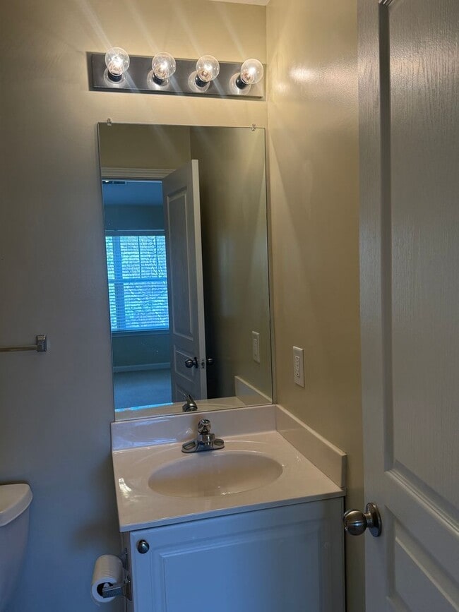 Building Photo - 1830 Candlewood Court #208