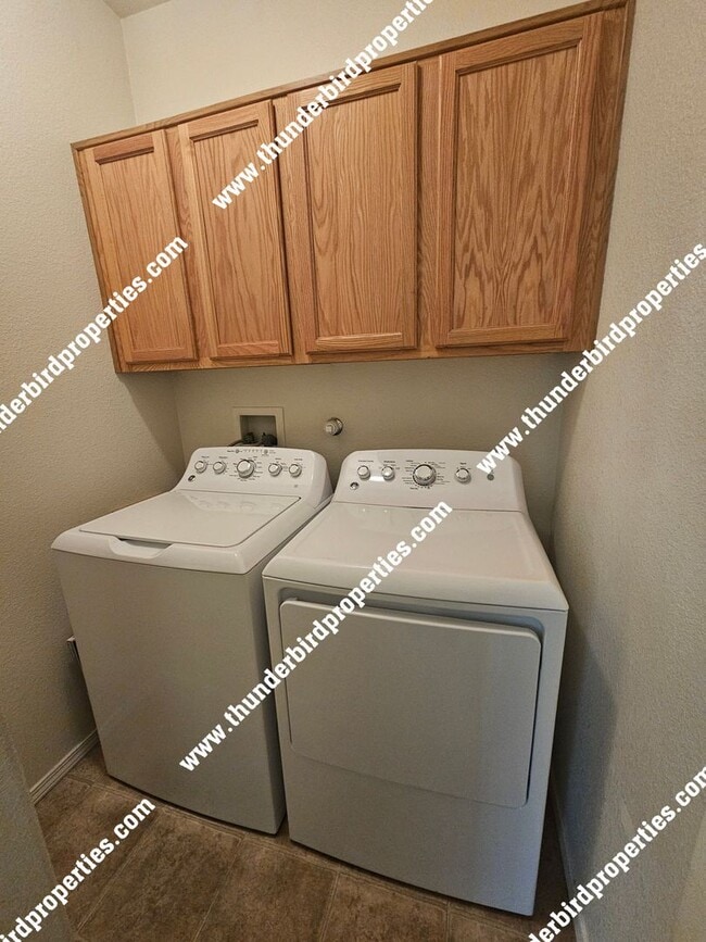 Building Photo - Available soon!!! Nice 2 Bedroom, 2 Bathroom, 1 Car Garage and 1,157 Sq Ft. Condo in Gated Commun...