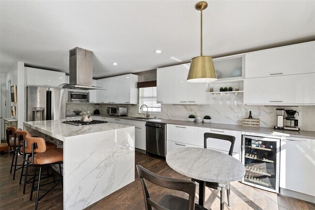 Building Photo - 132 Burks Cir