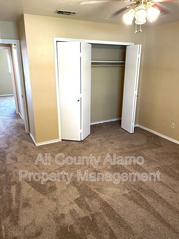 Building Photo - 1723 Patricia Dr