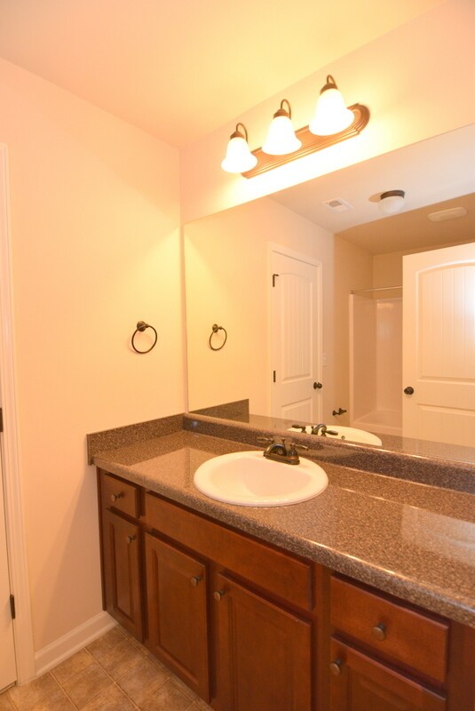 Building Photo - Huge 5 Bed/4 Bath Home Near Ft. Gordon