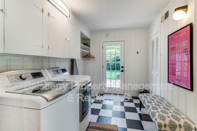 Building Photo - 3812 Birchman Ave