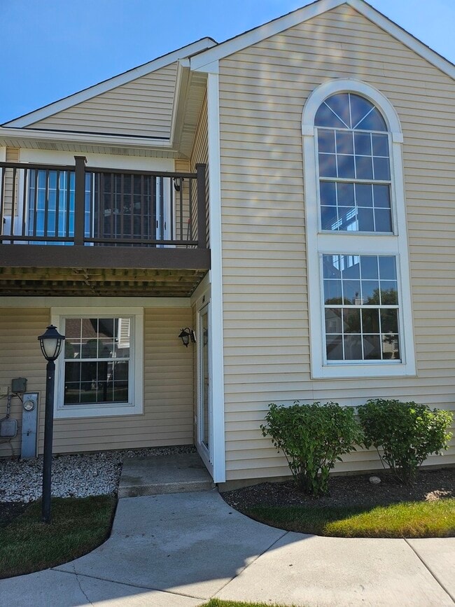 Primary Photo - 640 Le Parc Cir