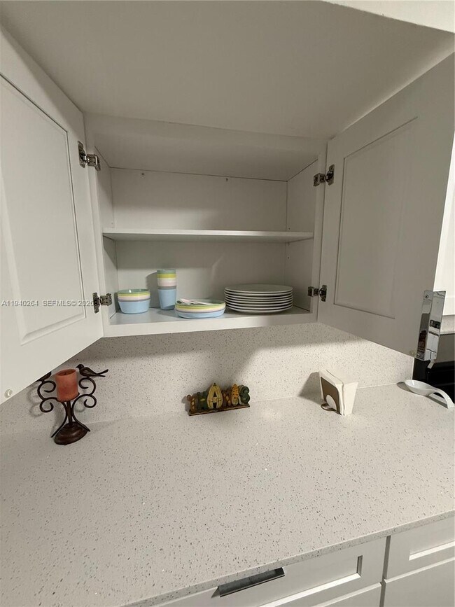 Building Photo - 2036 NE 21st Ave