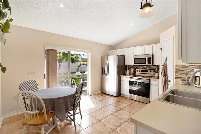 Building Photo - 10534 Opus Dr