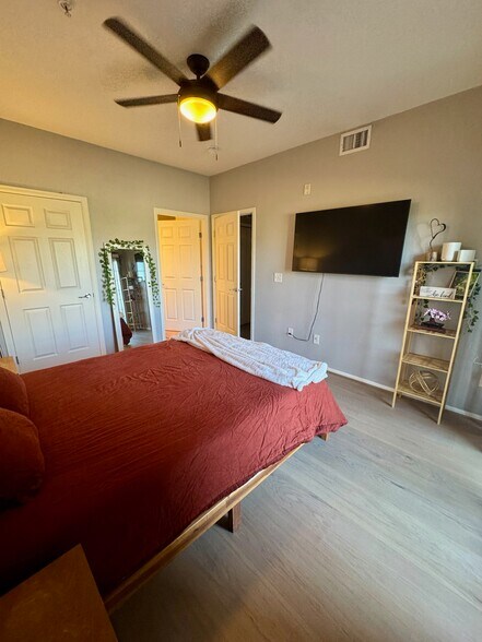 Building Photo - 3035 Blue Sky Cir