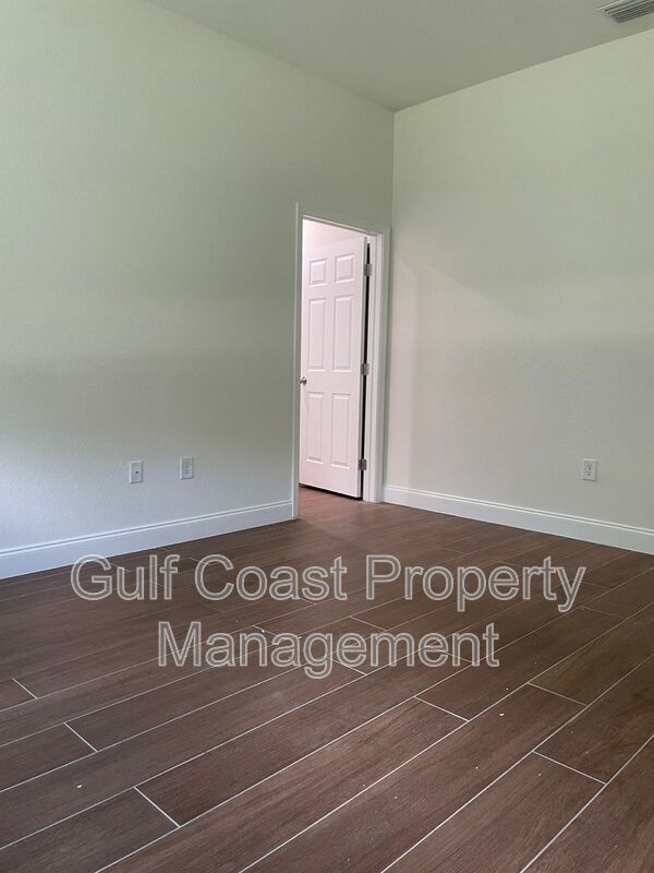 Building Photo - 126 Viewpoint Dr