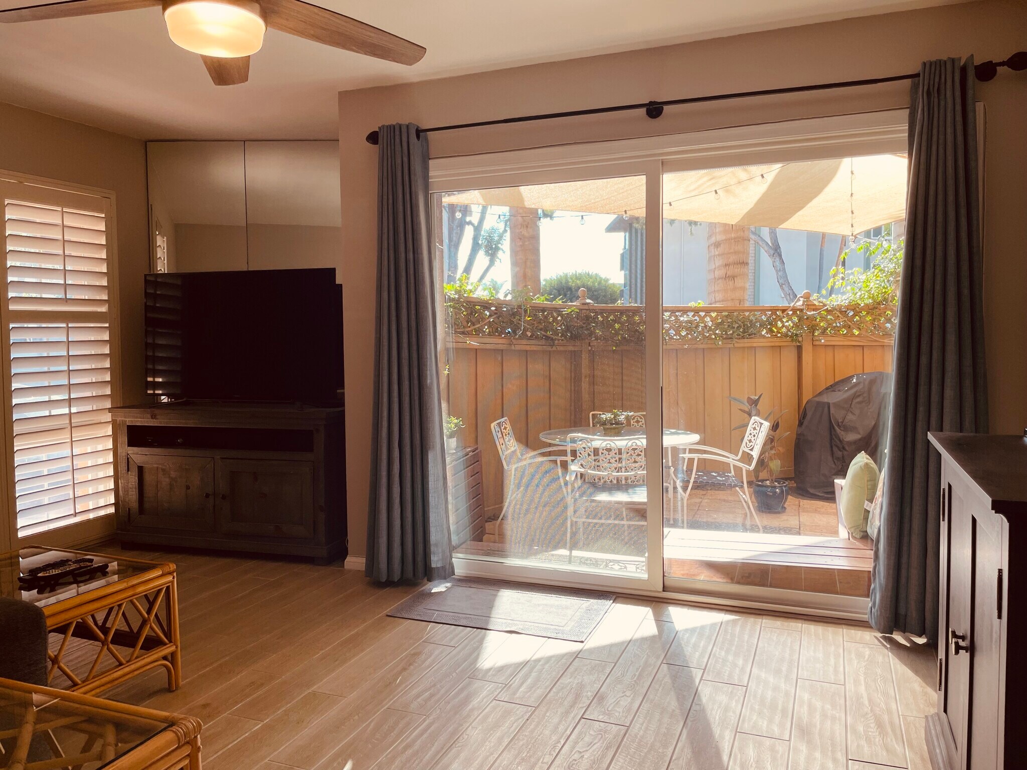 family room slider to patio - 5051 La Jolla Blvd