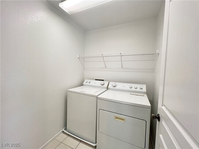 Building Photo - 428 Redruth Dr