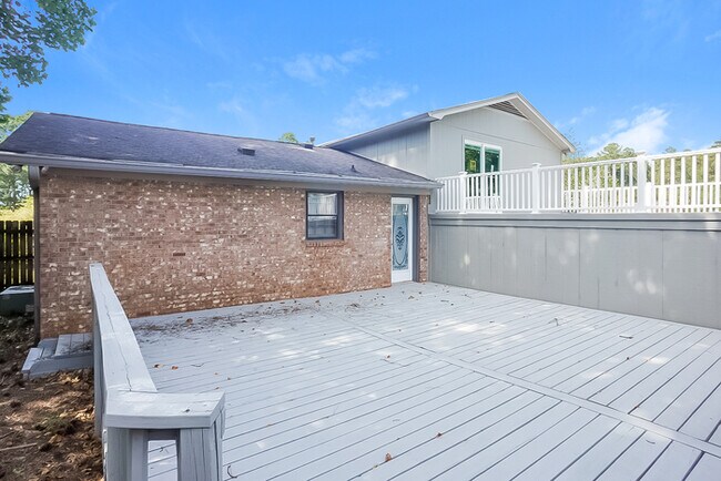 Building Photo - Charming 4 Bedroom Home in Martinez, GA
