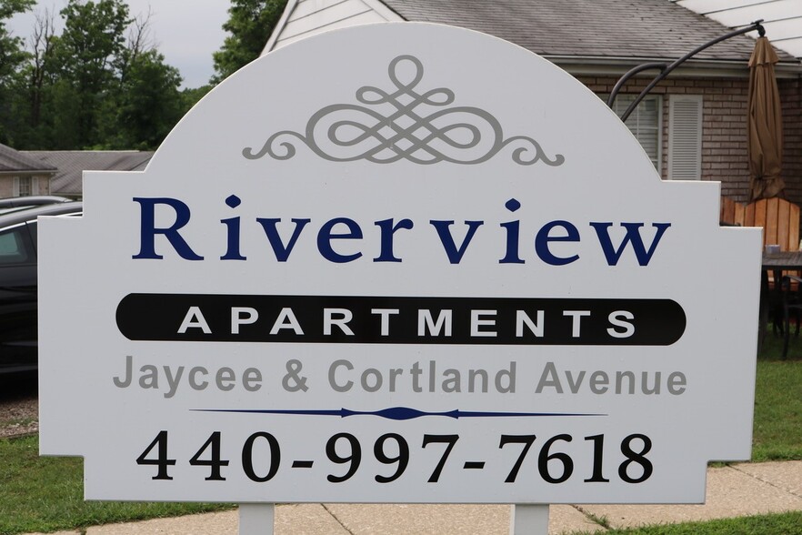 Primary Photo - Riverview Apartments