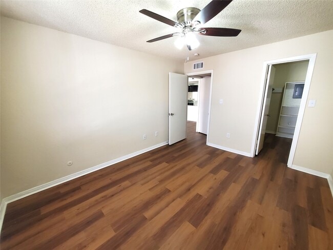 Building Photo - 250 El Dorado Blvd