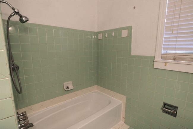 Building Photo - 2708 Avenue N