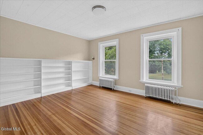 Building Photo - 69 S Lake Ave