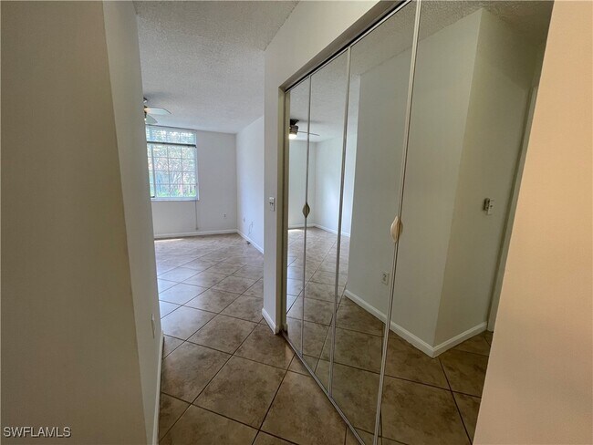 Building Photo - 1210 Wildwood Lakes Blvd