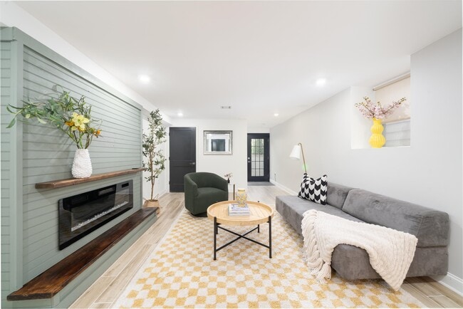 Building Photo - 201 Zabriskie St