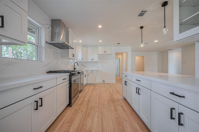 Building Photo - 2214 Nina Lee Ln