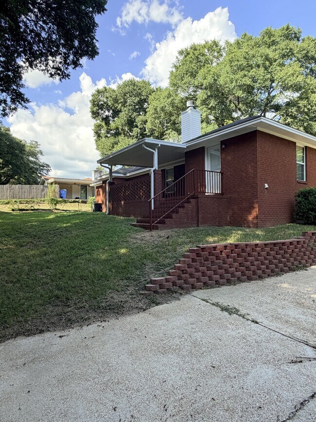 Building Photo - 207 Murfee Dr