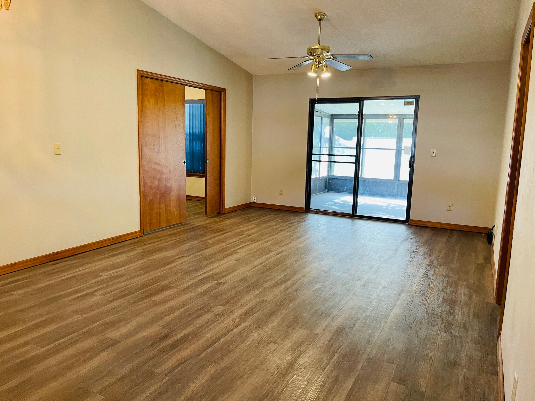 Building Photo - 1113 Oak Forest Cir